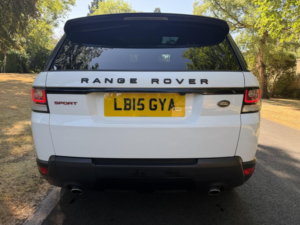 2015 Land Rover Range Rover Sport 3.0 Sd V6 Hse Dynamic in White — image 6