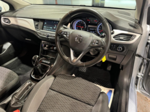 2020 Vauxhall Astra 1.2 Turbo Sri Vx Line Nav Euro 6 (s/s) 5dr in Silver — image 2