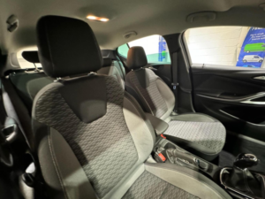 2020 Vauxhall Astra 1.2 Turbo Sri Vx Line Nav Euro 6 (s/s) 5dr in Silver — image 4