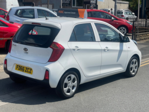2017 Kia Picanto 1.0 1 Air Hatchback 5dr Petrol Manual Euro 6 (65 Bhp) in White — image 4