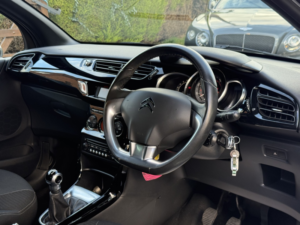 2013 Citroen Ds3 1.6 Vti Dstyle Plus in White — image 3