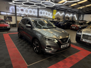 2017 Nissan Qashqai 1.5 Dci Tekna in Grey — image 4