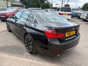 2012 BMW 3 Series 2.0 320d Luxury Saloon 4dr Diesel Manual Euro 5 (s/s) (184 Ps) in Black — image 4