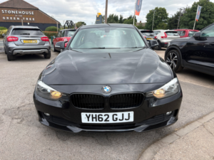 2012 BMW 3 Series 2.0 320d Luxury Saloon 4dr Diesel Manual Euro 5 (s/s) (184 Ps) in Black — image 5