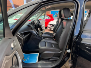 2018 Vauxhall Zafira Tourer 1.4i Turbo Sri Nav Euro 6 5dr in Black — image 4