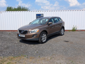 2010 Volvo Xc60 2.4 D5 Se Lux in Bronze — image 4