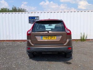 2010 Volvo Xc60 2.4 D5 Se Lux in Bronze — image 5