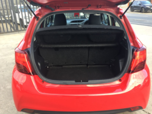2014 Toyota Yaris 1.33 Dual Vvt-I Icon Hatchback 5dr Petrol Manual Euro 5 Euro 5 (99 Ps) in Red — image 5