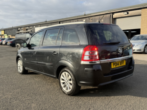 2014 Vauxhall Zafira 1.7 Cdti Ecoflex Design in Black — image 4