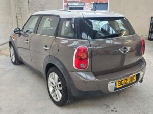 2012 MINI Countryman 1.6 Cooper D All4 Countryman in Brown — image 4