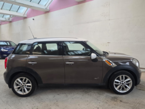 2012 MINI Countryman 1.6 Cooper D All4 Countryman in Brown — image 5