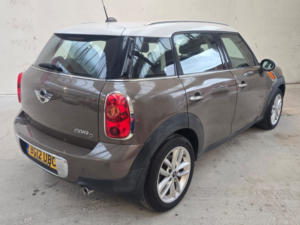 2012 MINI Countryman 1.6 Cooper D All4 Countryman in Brown — image 6