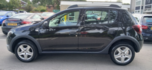 2014 Dacia Sandero Stepway 0.9 Stepway Laureate Tce 90 in Black — image 5