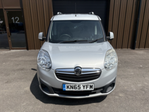 2015 Vauxhall Combo 1.3 Cdti 2000 16v Sportive in Silver — image 2