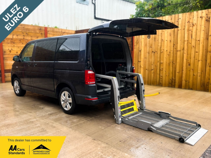 2018 Volkswagen Transporter 4 SEAT Auto Wheelchair Accessible Disabled Access Vehicle Wav in Blue — image 1