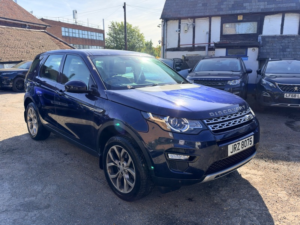 2015 Land Rover Discovery Sport Td4 Hse in Blue — image 4