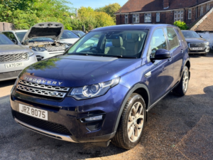 2015 Land Rover Discovery Sport Td4 Hse in Blue — image 5