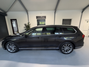 2020 Volkswagen Passat 2.0 Tdi Evo R-Line in Grey — image 2
