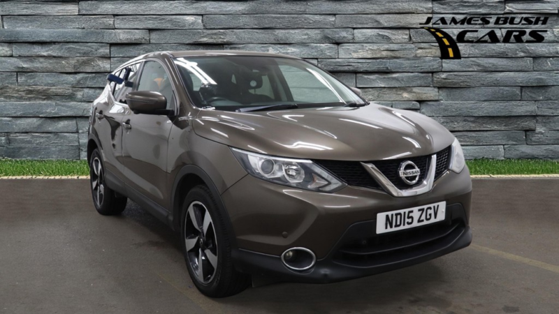 2015 Nissan Qashqai 1.6 Dig-T N-Tec in Beige — image 1