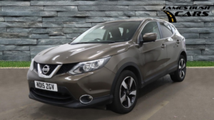 2015 Nissan Qashqai 1.6 Dig-T N-Tec in Beige — image 2