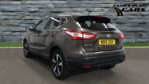 2015 Nissan Qashqai 1.6 Dig-T N-Tec in Beige — image 3