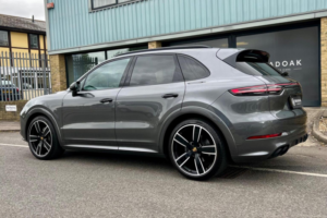 2019 Porsche Cayenne 3.0t V6 Tiptronics 4WD Euro 6 (s/s) 5dr in Grey — image 2