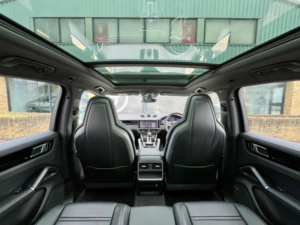 2019 Porsche Cayenne 3.0t V6 Tiptronics 4WD Euro 6 (s/s) 5dr in Grey — image 3