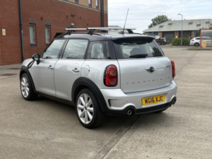 2016 MINI Countryman 2.0 Cooper Sd Countryman in Silver — image 4