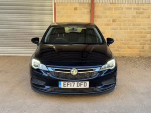 2017 Vauxhall Astra 1.6 Cdti Ecoflex Tech Line in Black — image 2