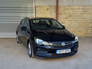 2017 Vauxhall Astra 1.6 Cdti Ecoflex Tech Line in Black — image 3