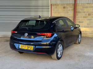 2017 Vauxhall Astra 1.6 Cdti Ecoflex Tech Line in Black — image 5
