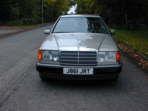 1991 Mercedes-Benz 200 Ref 8747 - Mercedes Benz W124 E200 Automatic Estate - Air Con (rhd - Uk Car) in Silver — image 4