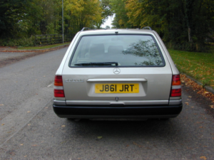 1991 Mercedes-Benz 200 Ref 8747 - Mercedes Benz W124 E200 Automatic Estate - Air Con (rhd - Uk Car) in Silver — image 5