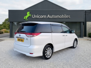 2014 Toyota Estima 2.4 Hybrid 4x4 X Package 8 Seater in White — image 3