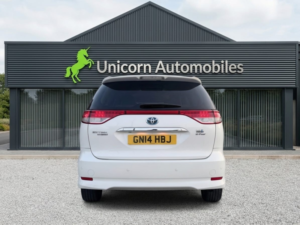2014 Toyota Estima 2.4 Hybrid 4x4 X Package 8 Seater in White — image 4