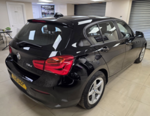 2018 BMW 1 Series 2.0 118d Se Hatchback 5dr Diesel Manual Euro 6 (s/s) (150 Ps) in Multicolour — image 3