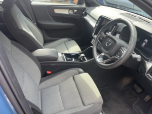 2023 Volvo Xc40 2.0 Plus Dark B4 (197 Hp) in Blue — image 5