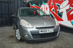 2010 Renault Clio Unknown in Grey — image 3