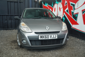 2010 Renault Clio Unknown in Grey — image 4