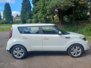2016 Kia Soul 1.6 Crdi Connect Plus in White — image 3