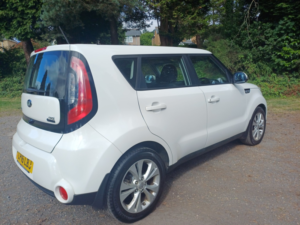 2016 Kia Soul 1.6 Crdi Connect Plus in White — image 4