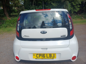 2016 Kia Soul 1.6 Crdi Connect Plus in White — image 5
