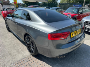 2015 Audi A5 2.0 Tdi Black Edition Plus S Tronic Quattro Euro 6 (s/s) 2dr in Grey — image 5
