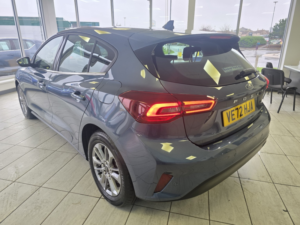 2022 Ford Focus Titanium, 1.0l Ecoboost in Blue — image 5