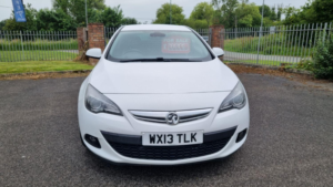 2013 Vauxhall Astra Gtc 1.4 T 16v Sri in White — image 4