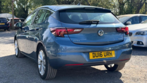 2016 Vauxhall Astra 1.4i Turbo Tech Line Euro 6 5dr in Blue — image 4