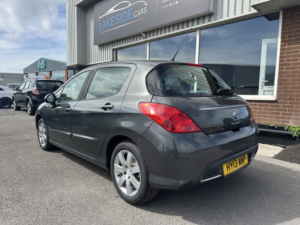 2013 Peugeot 308 1.6 Hdi Active in Grey — image 4