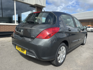 2013 Peugeot 308 1.6 Hdi Active in Grey — image 6