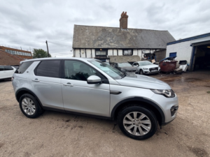 2016 Land Rover Discovery Sport Td4 Se Tech in Silver — image 4