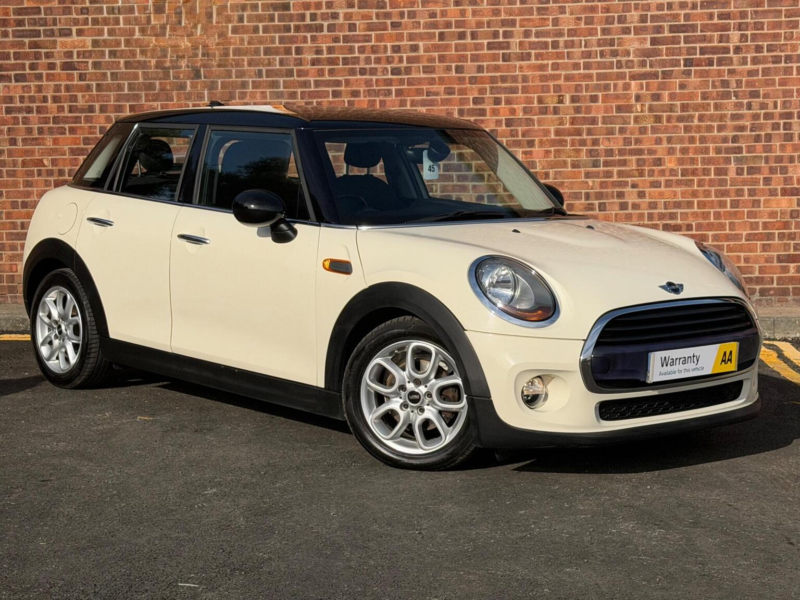 2016 MINI Hatch 1.5 Cooper Euro 6 (s/s) 5dr in White — image 1